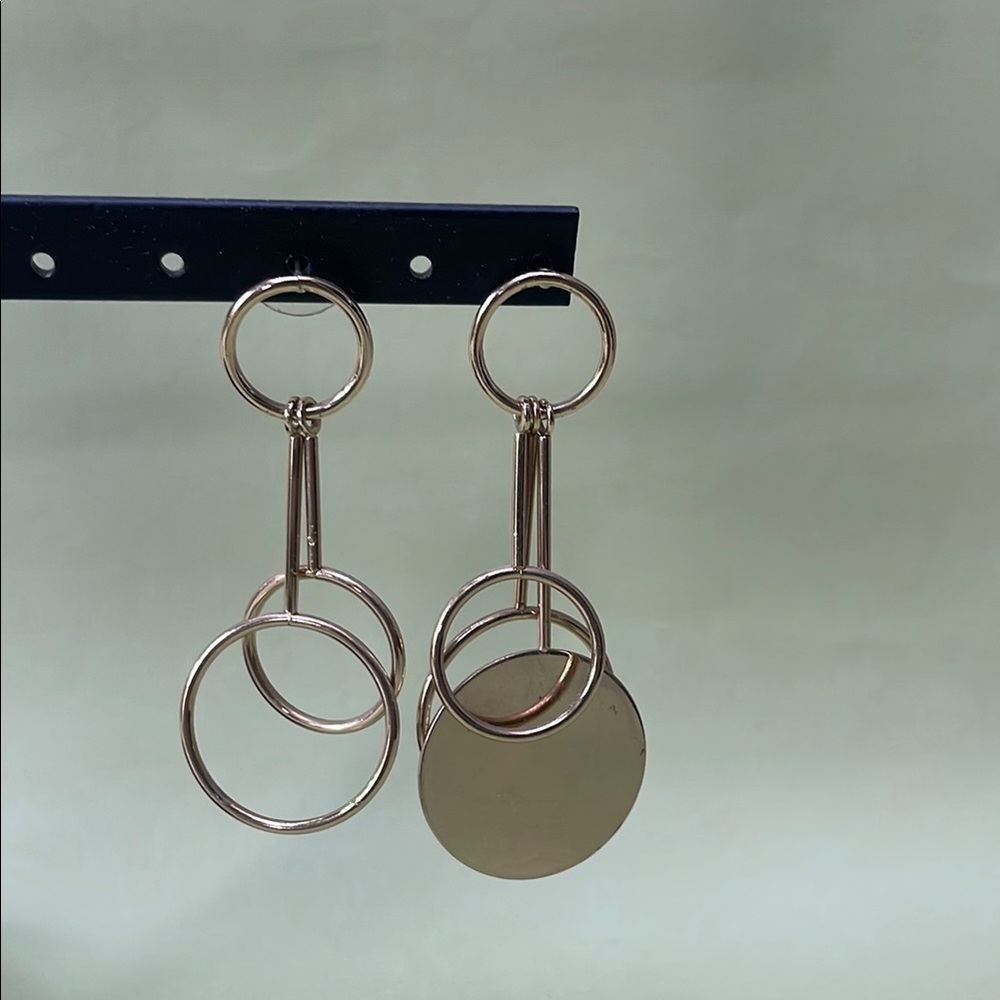 Elegant Lightweight Gold Circle Drop Earrings